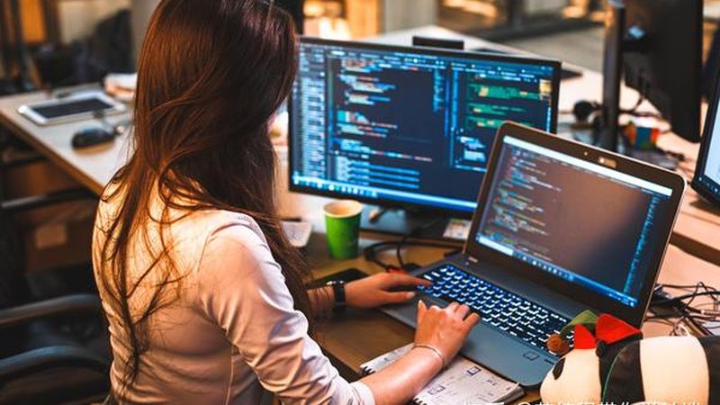 ERP系统作为企业信息化管理的核心，其开发报价通常包括以下几个方面：